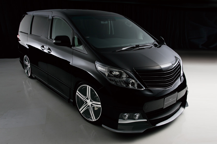 TOYOTA ALPHARD Sports Line Black Bison Edition